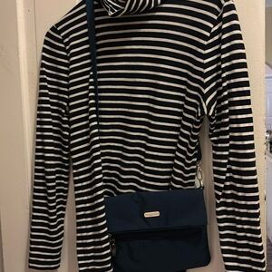 Baggalini Flip Zip Crossbody purse